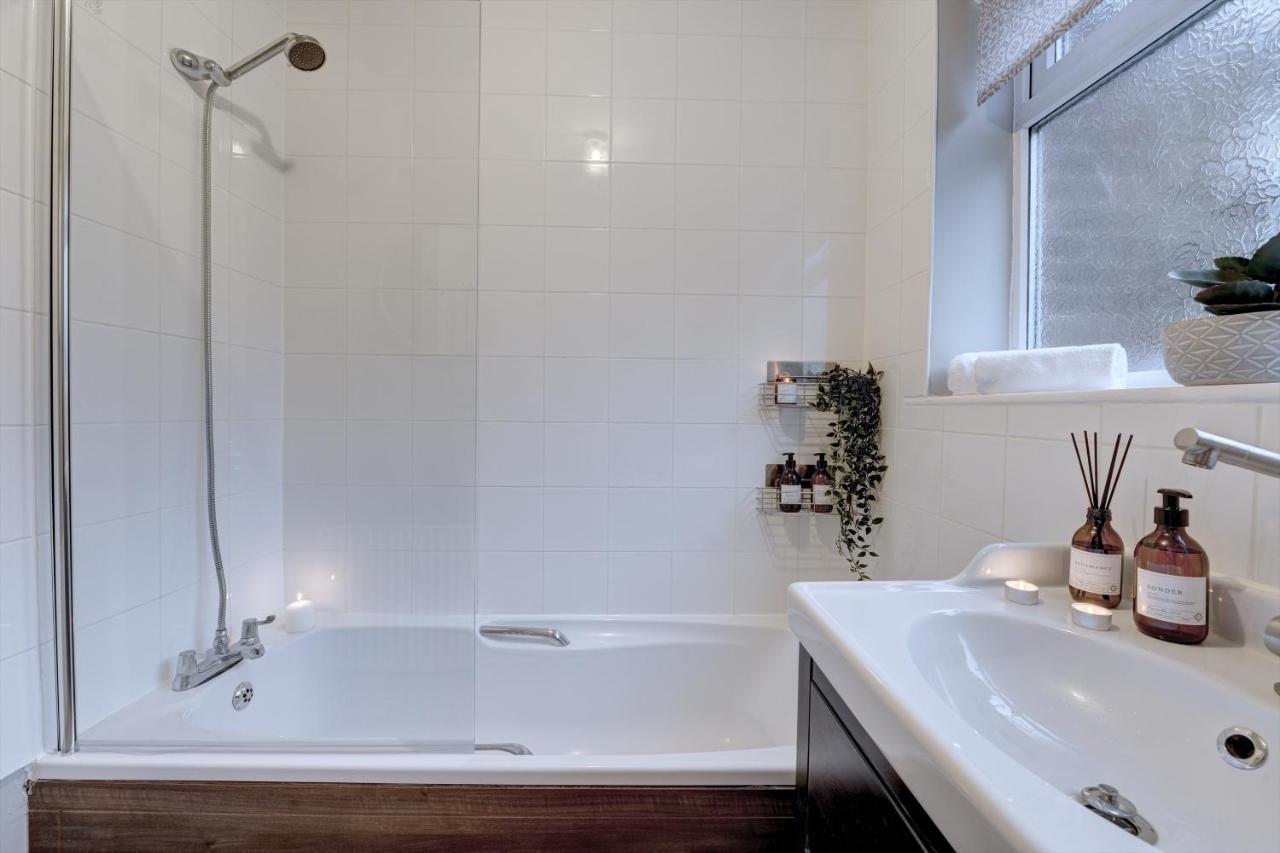 Kist Accommodates - Stylish Headingley Apartment - Parking - 500 Mps Wifi Meanwood Exterior photo